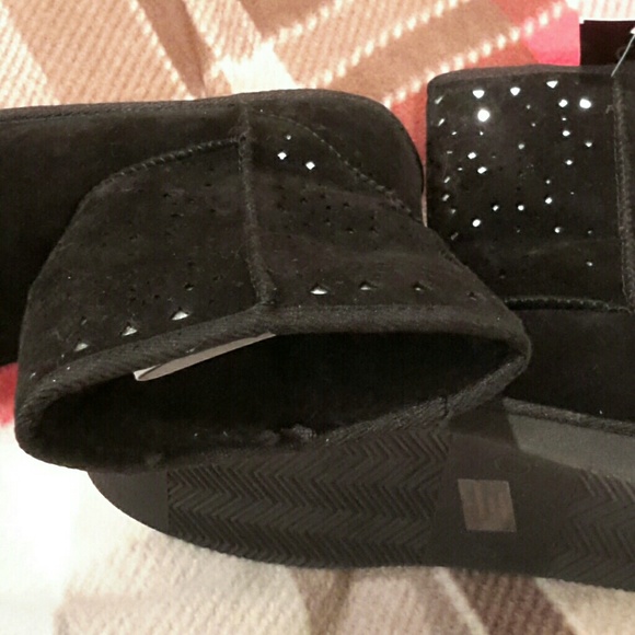 Boots - Picture 2 of 2