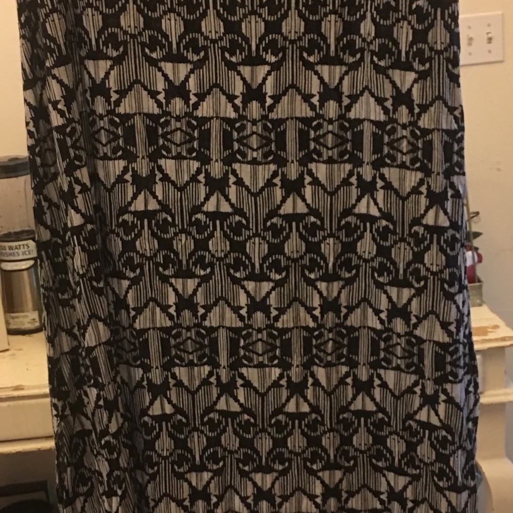 Maxi black/ white cotton.