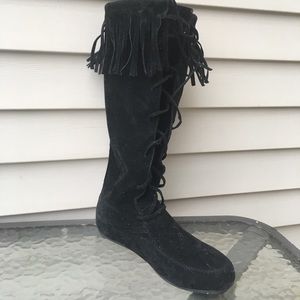 Size 8 1/2 moccasin boots
