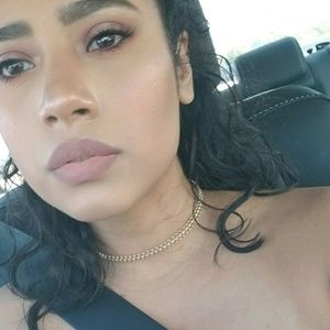 Meet your Posher, Angeles