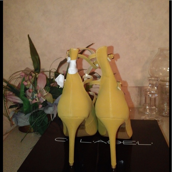 C Label Buckle Strappy Heels (9) - Picture 3 of 7