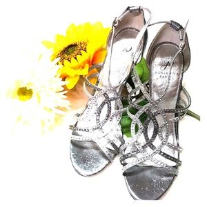 Adrianna Papell metallic silver and gray heels