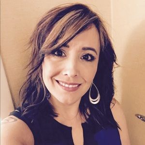 Meet your Posher, Deana