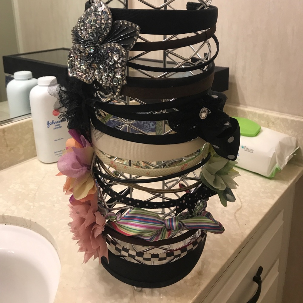 Headbands of various colors and accessories