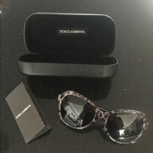 🌟SALE🌟D&G Gray Leopard Print Sunglasses
