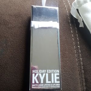 Kylie lipkit Vixen