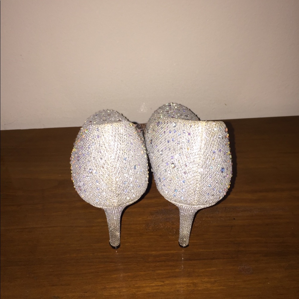 Silver High Heels! - Picture 3 of 4
