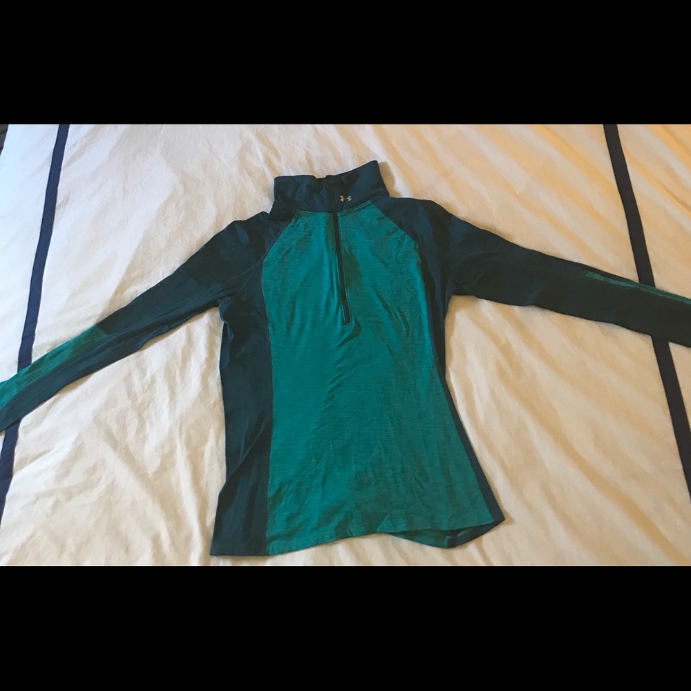 Under Armour Cold Gear outdoor exercise top