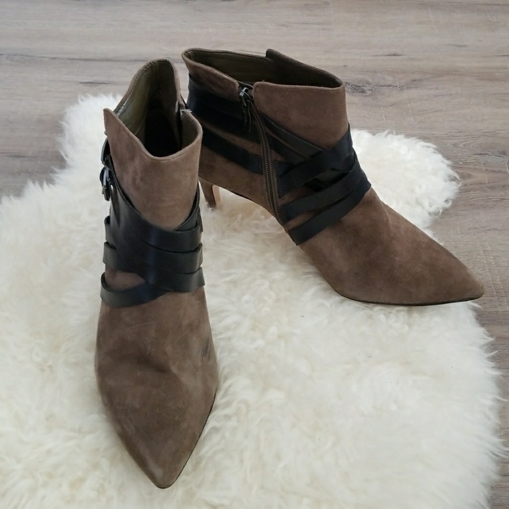BCBGENERATION bootie pumps