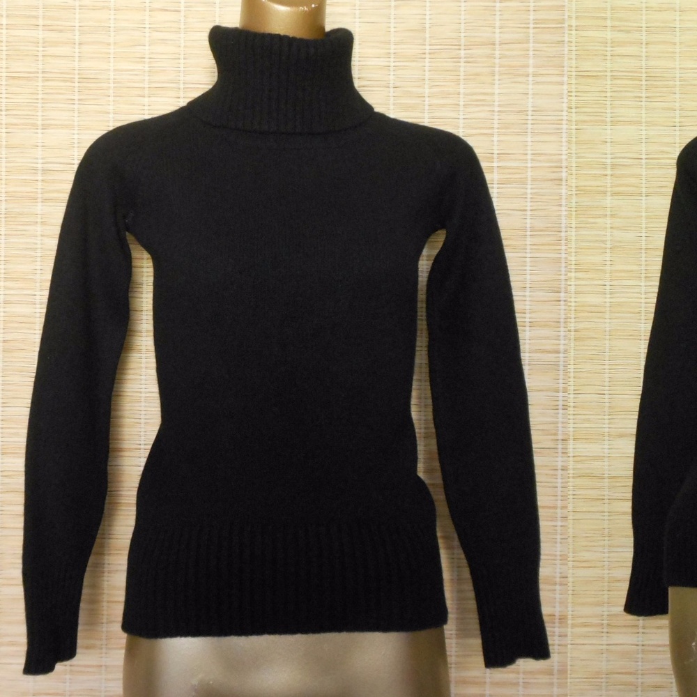 Black Cashmere Turtleneck Sweater by Theory XS S