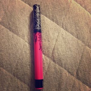 Kay Von D liquid lipstick(Backstage Bambi)