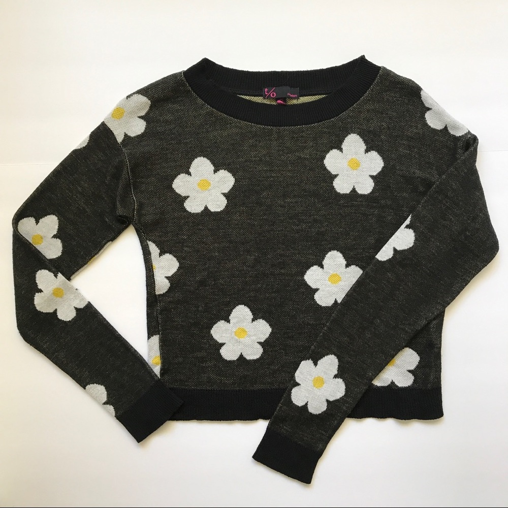 🌼Long Sleeve Crop Sweater🌼