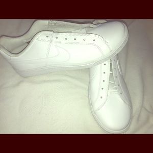 Men's white Nike