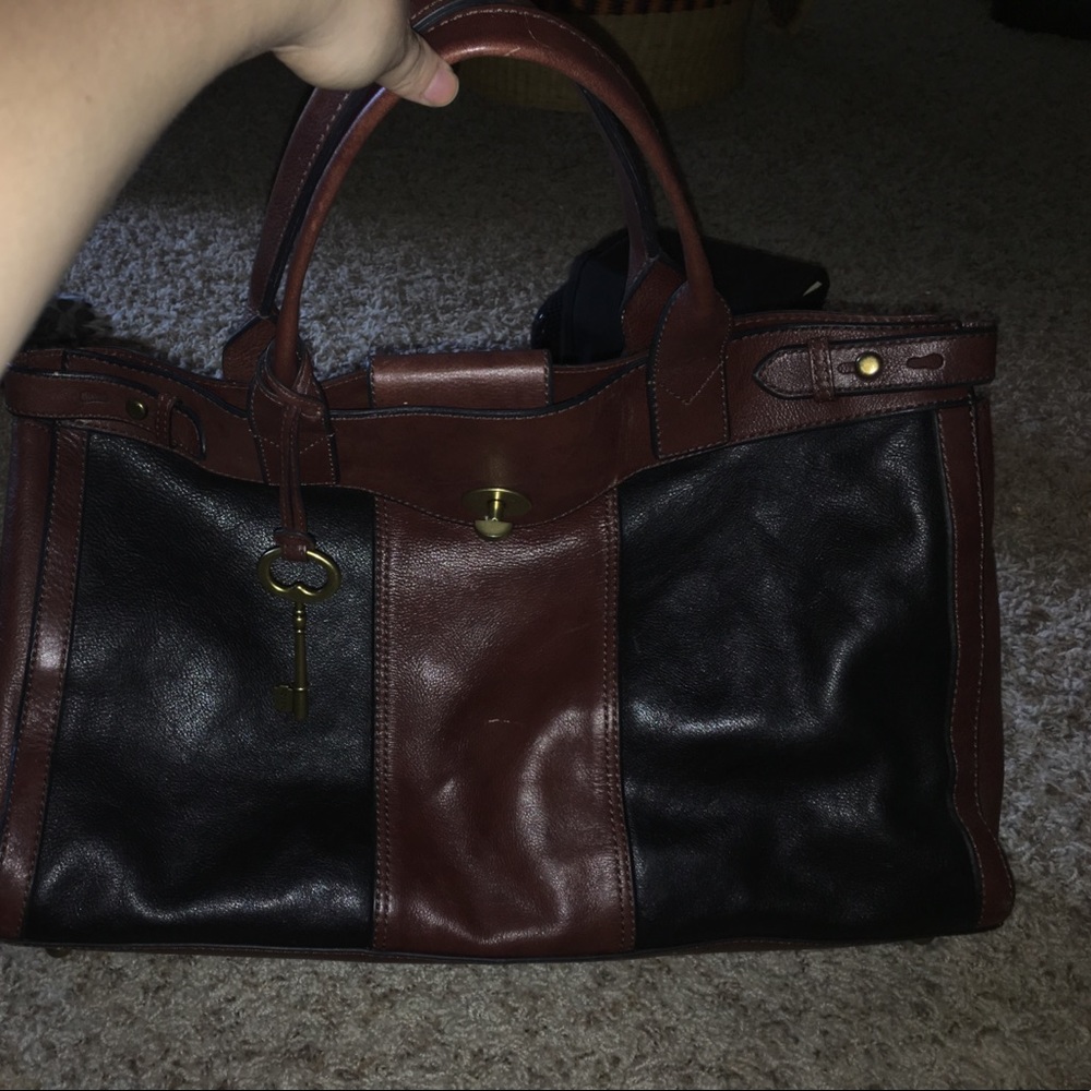 Fossil tote
