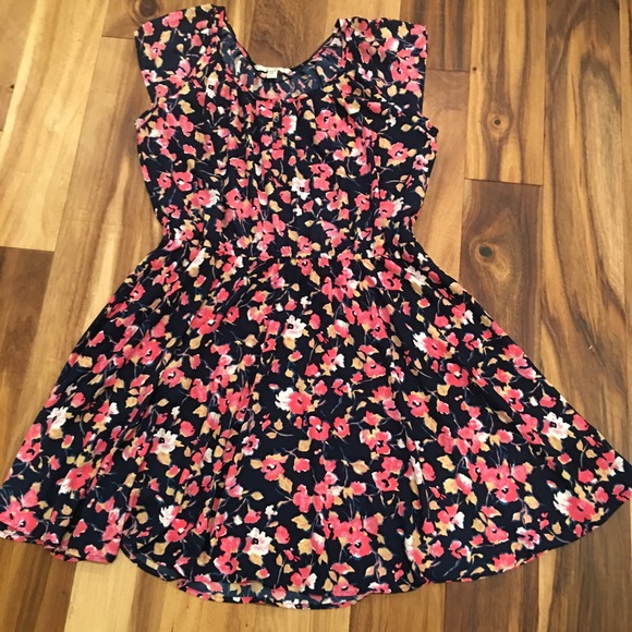 LC Lauren Conrad Dresses & Skirts - Lauren Conrad floral dress with belt XL