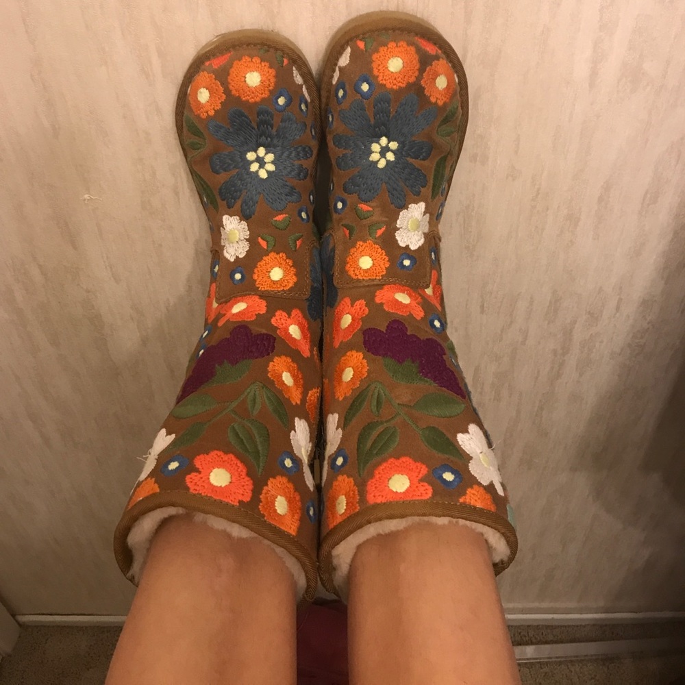 Flower embroidered Ugg Boots
