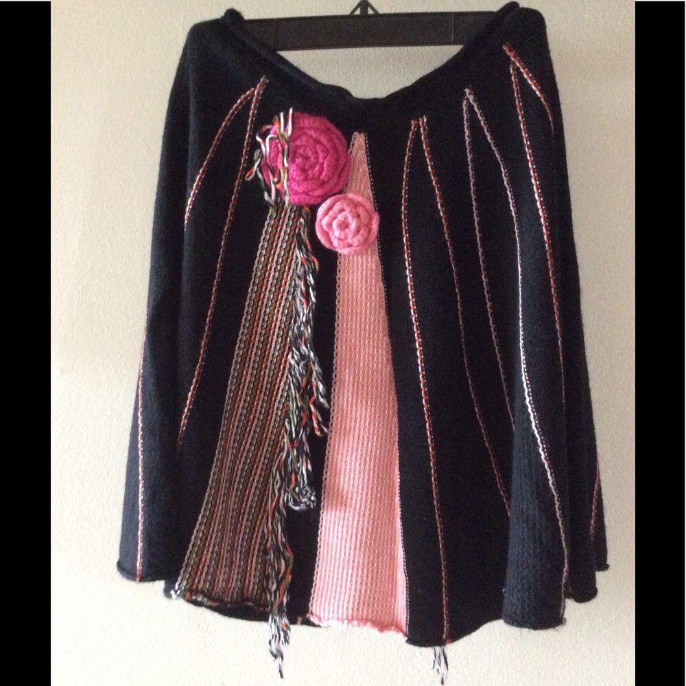 BCBG MAXAZRIA NWOT Poncho Cape