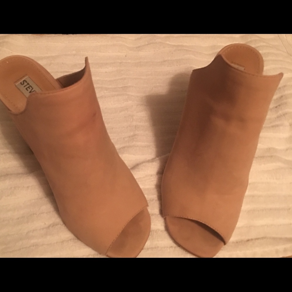 Woman’s shoes