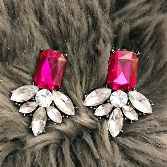 SALE NWT Pink crystal geometric statement earrings - Picture 3 of 5