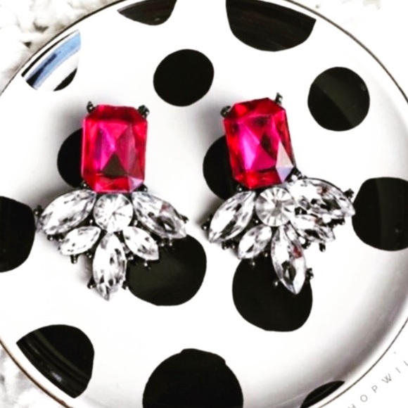SALE NWT Pink crystal geometric statement earrings - Picture 5 of 5