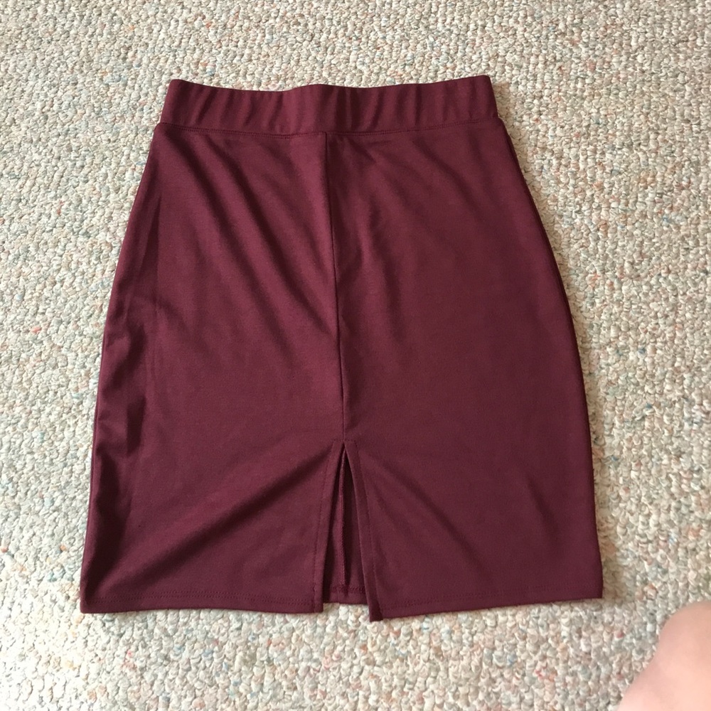 Tresics burgundy skirt