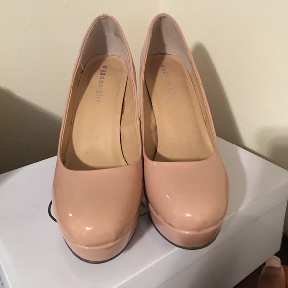 Madden Girl Pumps - Picture 2 of 3