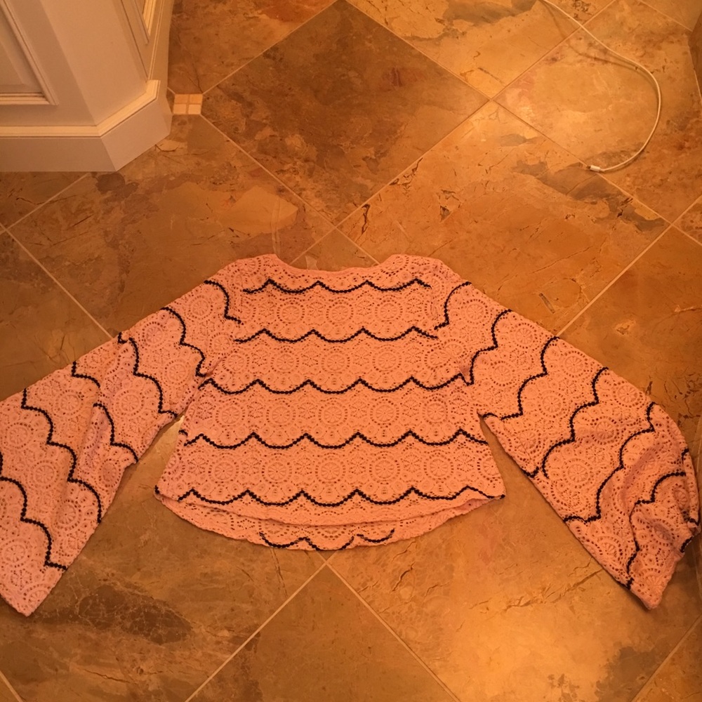 💕👍💕SUPER CUTE KNIT LACE SHORT TOP💕😍
