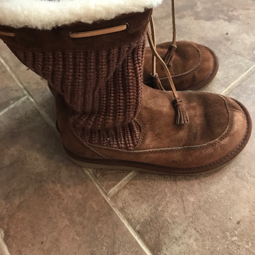 Ugg boots in cognac brown