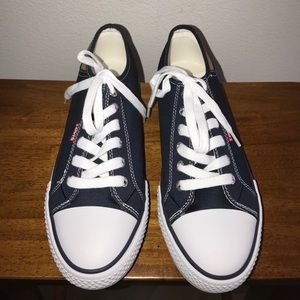 Levi’s Sneakers⭐️ Levi’s Sneakers⭐️