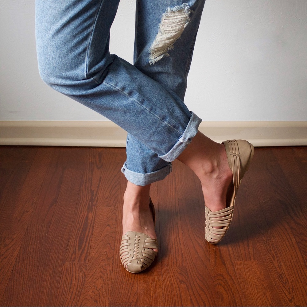 Huarache Style Woven Flats - Picture 4 of 6