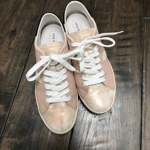 steve madden light pink sneakers