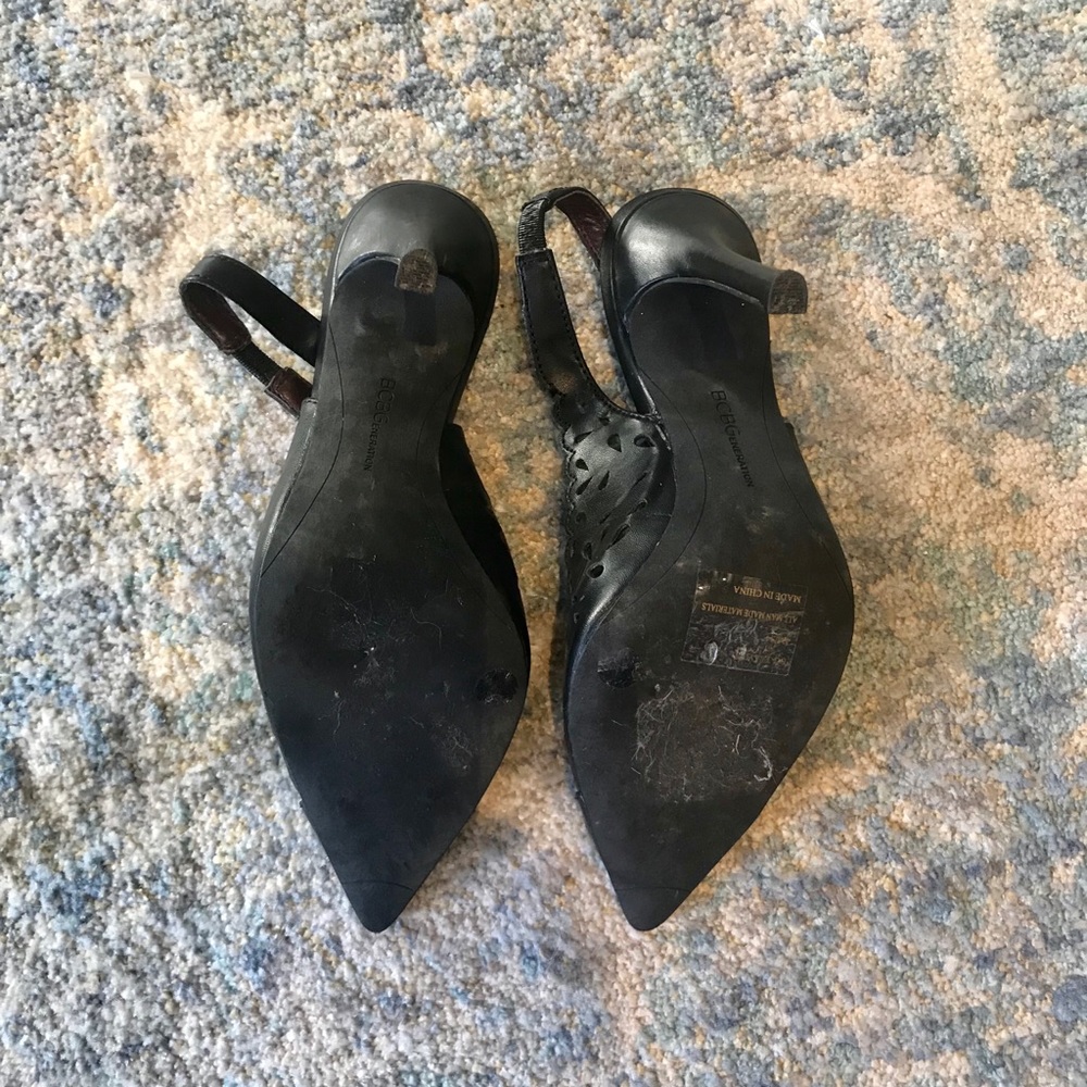 Size 4 BCBGeneration leather flower cutout heels - Picture 5 of 5