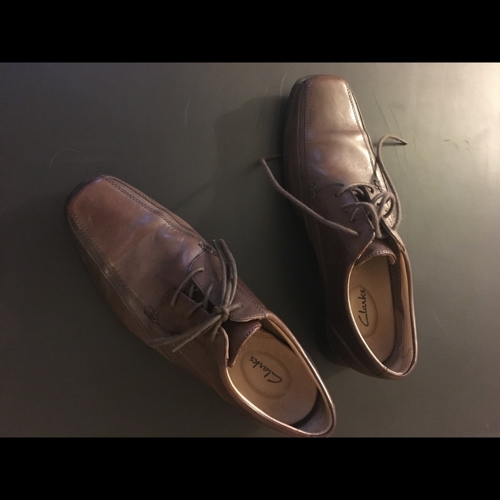 Clarks Men's 10.5 dress shoes