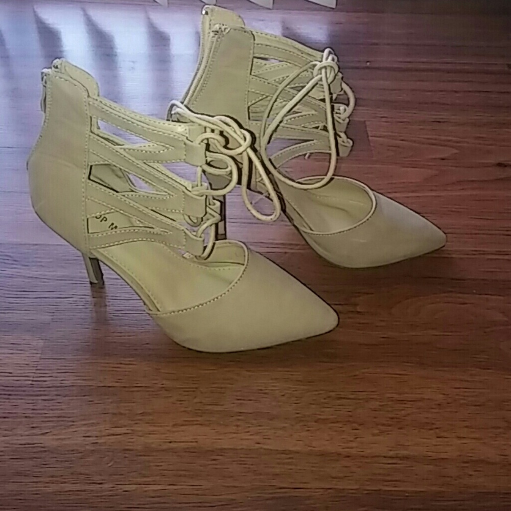 Heels - Picture 2 of 4