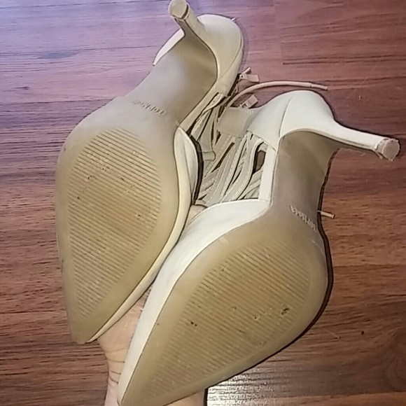 Heels - Picture 4 of 4