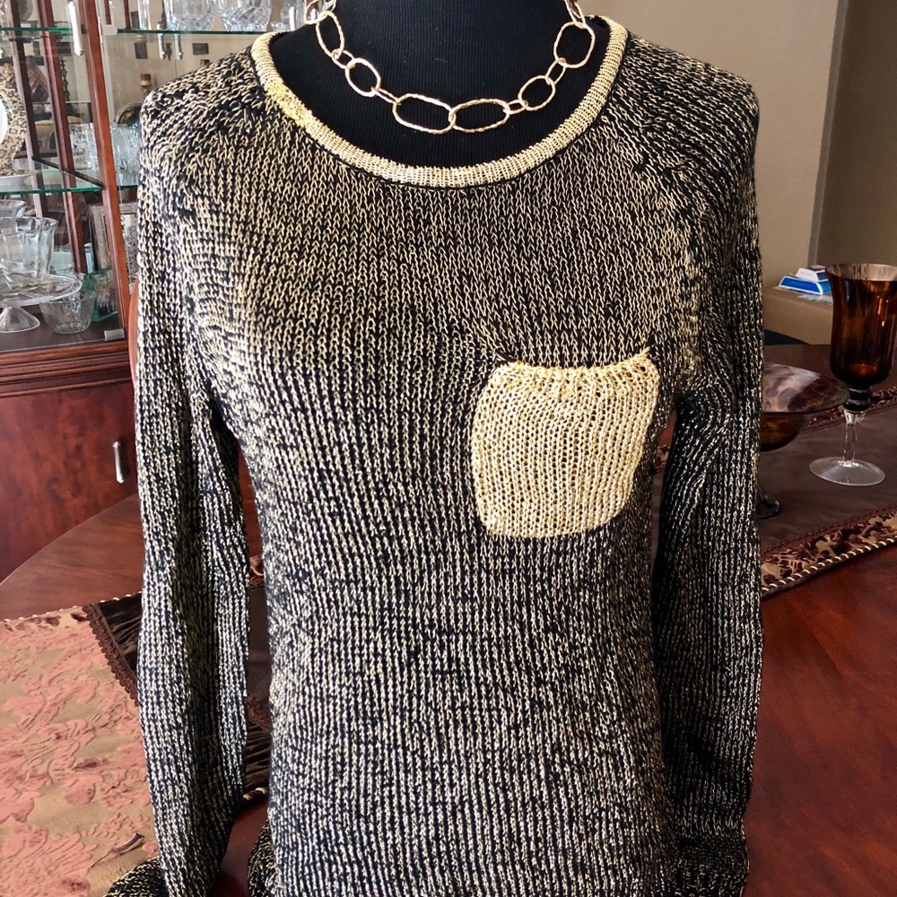 Beautiful black & good sweater