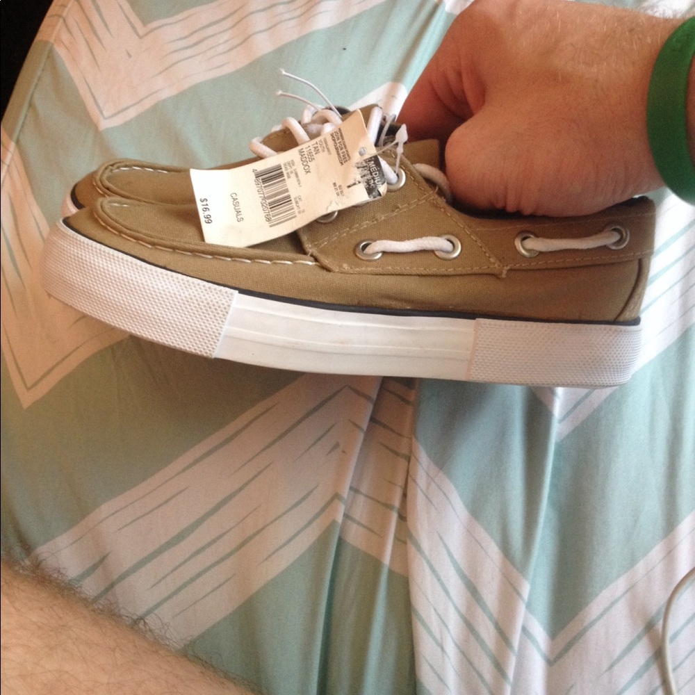 Shoes - Picture 2 of 3