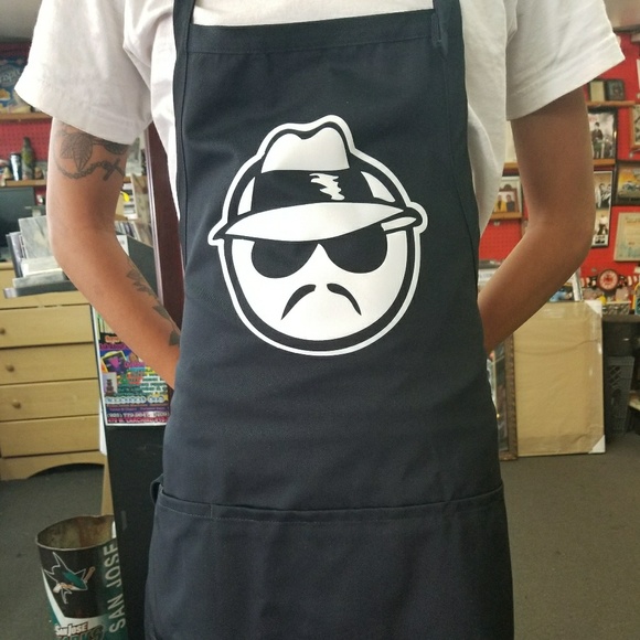 Apron - Picture 3 of 3