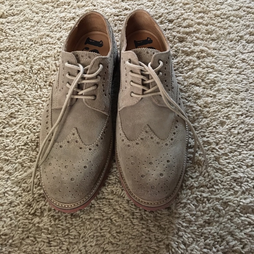 Dress shoes