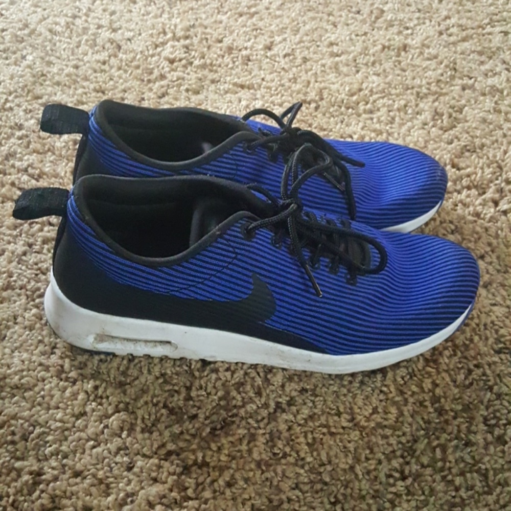 Like New royal blue Nike air max