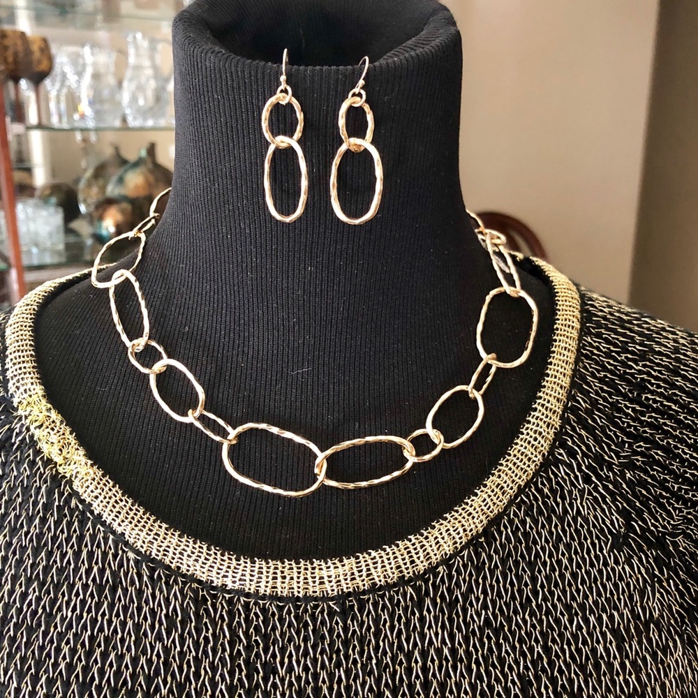 New gold link necklace & earring set.