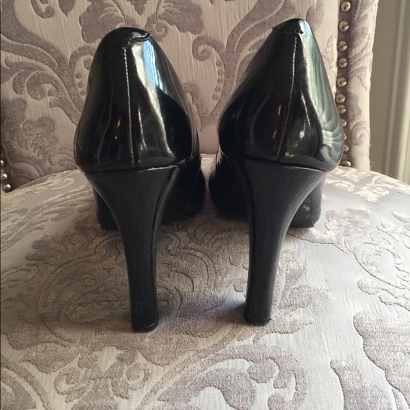 Black pumps - Picture 2 of 3