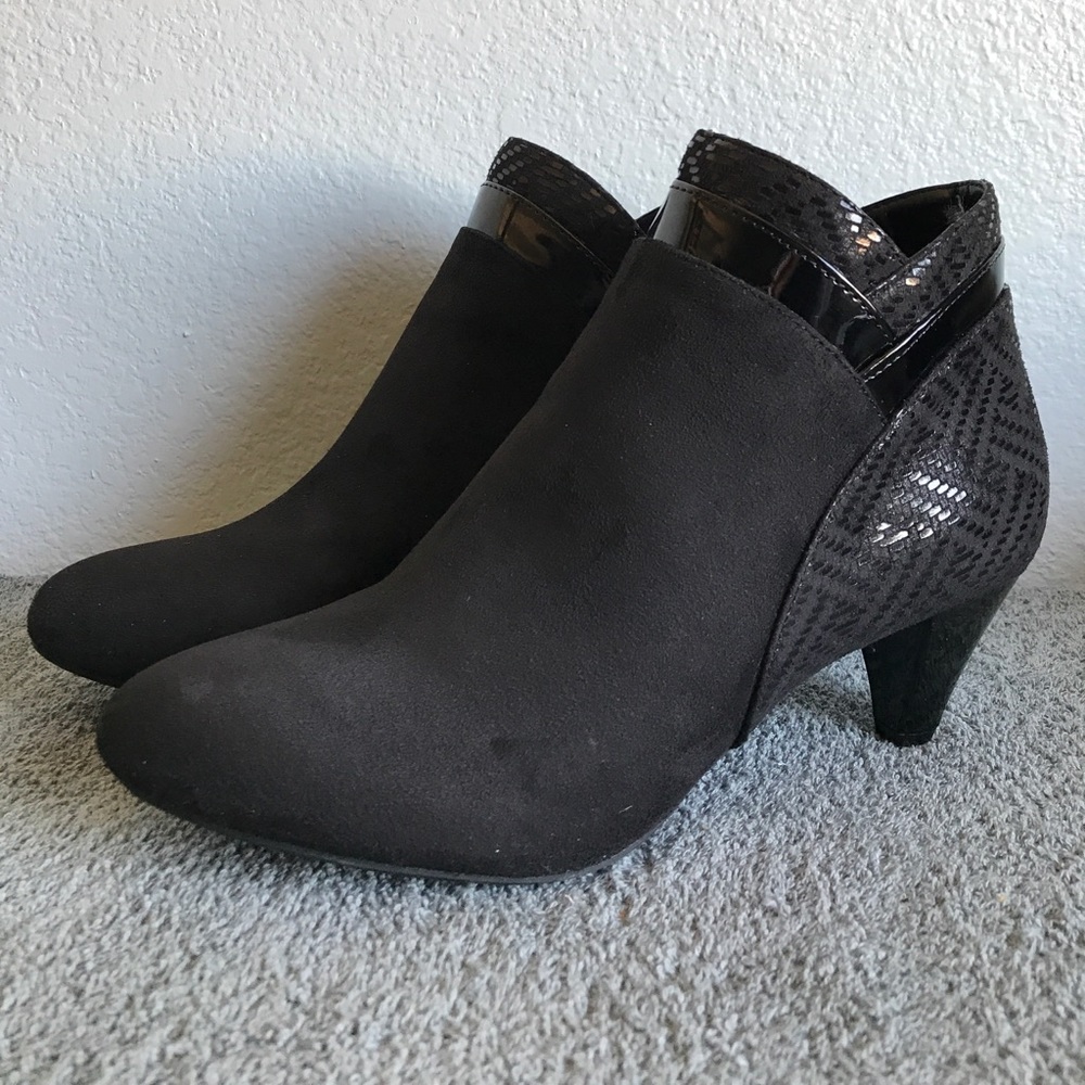 Karen Scott Cahleb Black Faux Suede Dress Booties - Picture 2 of 8
