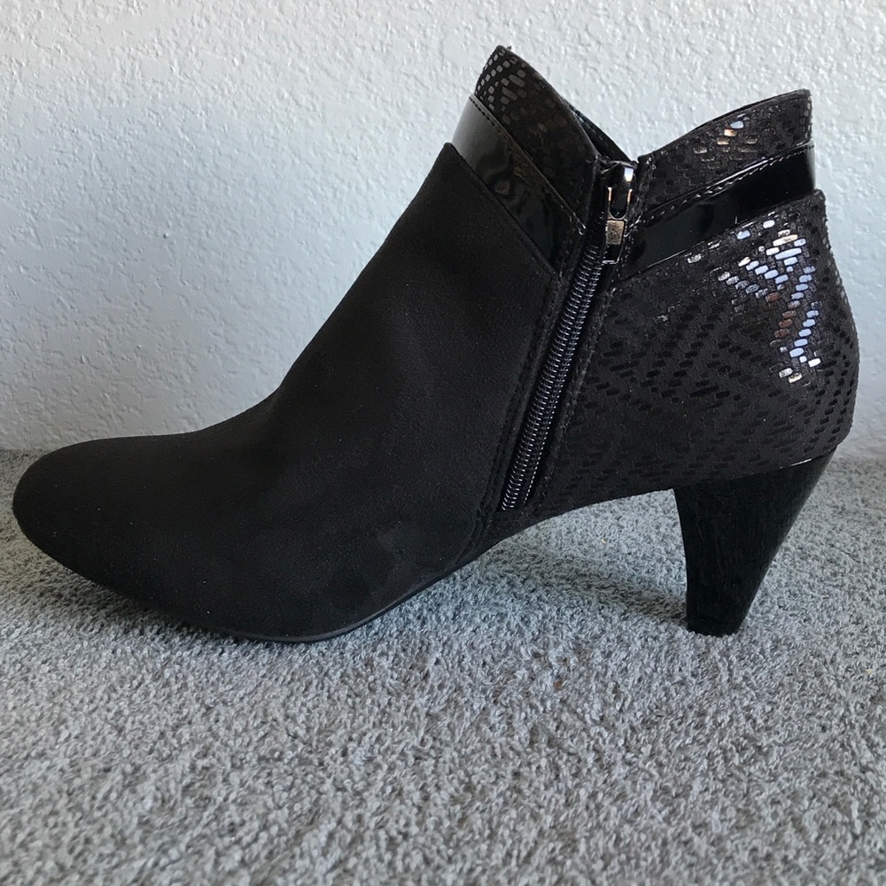 Karen Scott Cahleb Black Faux Suede Dress Booties - Picture 5 of 8