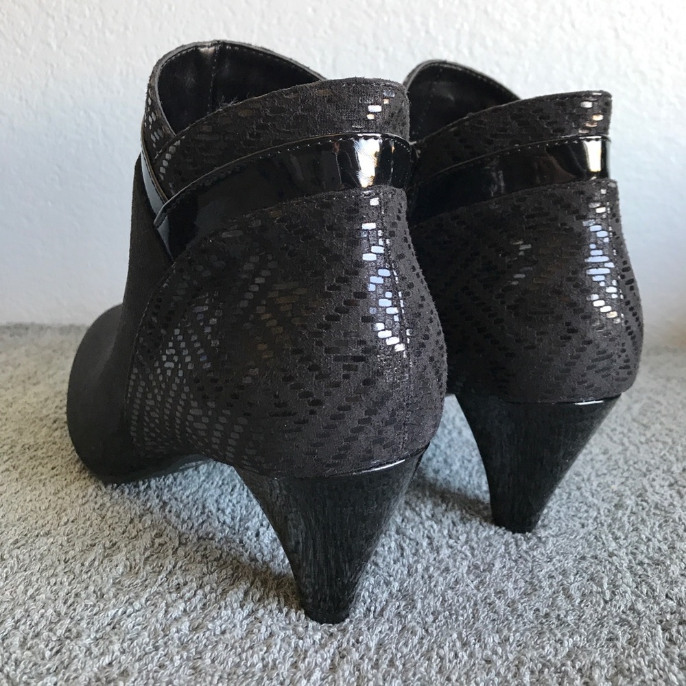 Karen Scott Cahleb Black Faux Suede Dress Booties - Picture 6 of 8