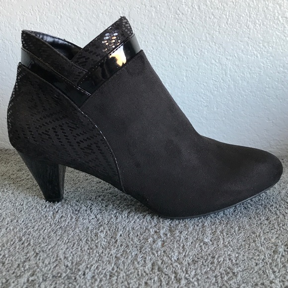 Karen Scott Cahleb Black Faux Suede Dress Booties - Picture 4 of 8