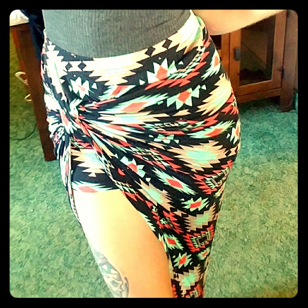 Aztec printed high-low skirt
