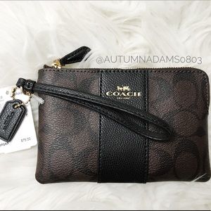 NWT Coach Wristlet 💕