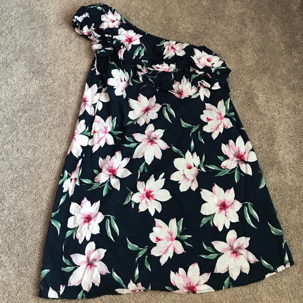 One shoulder Lulu’s dress