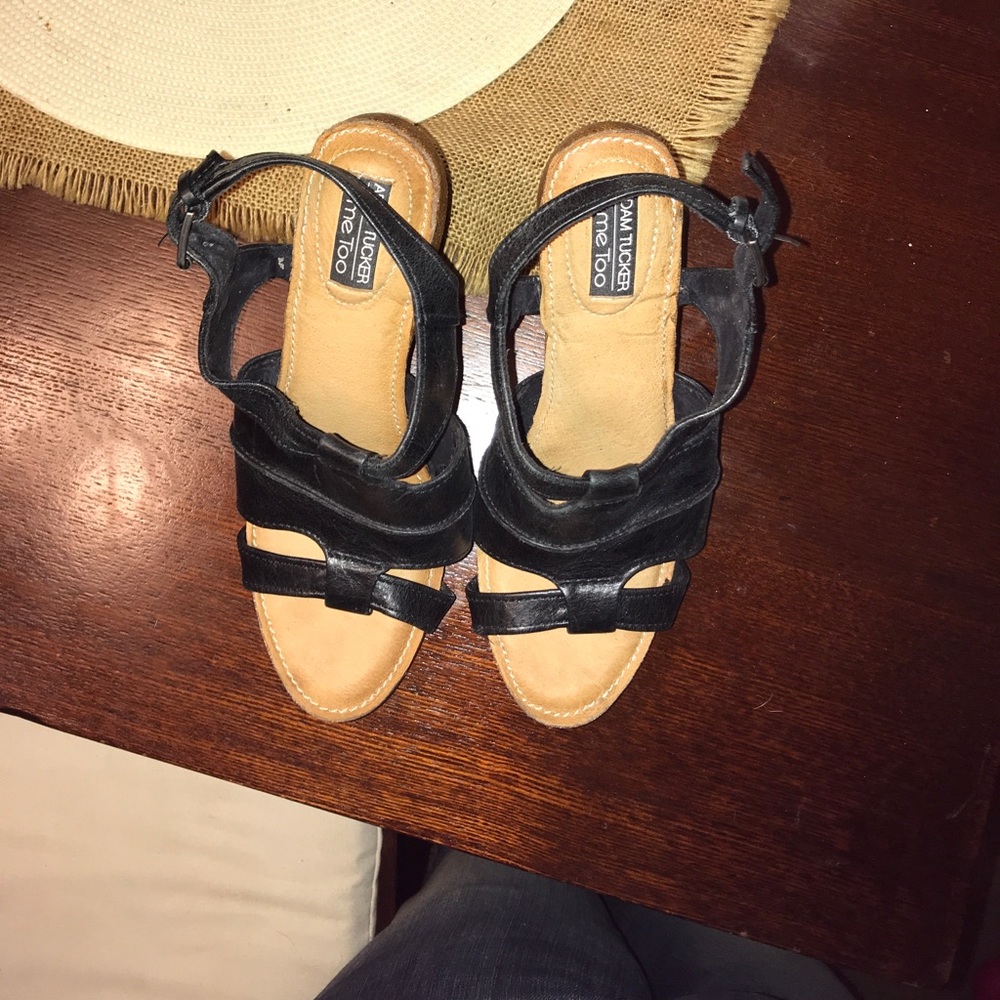 Adam Tucker..me too. Black sandal